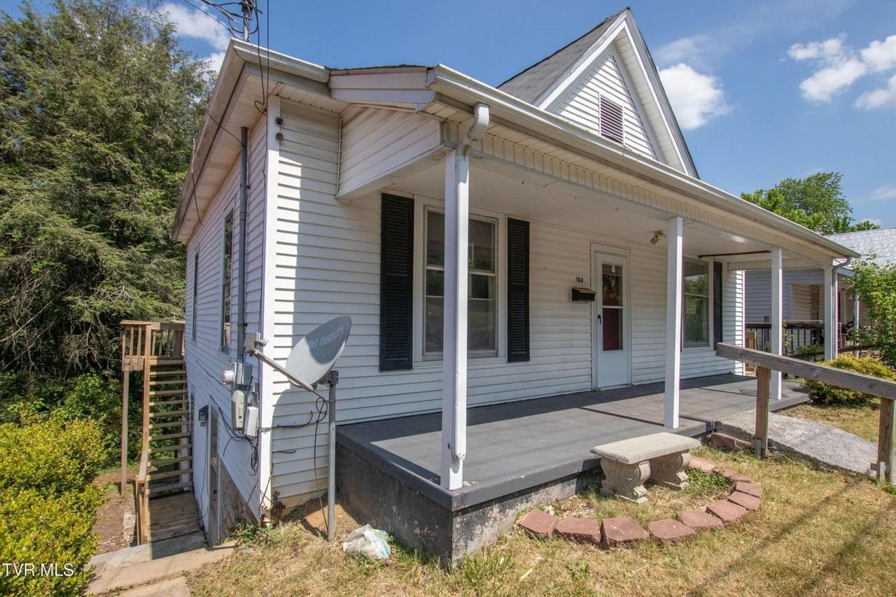 708 Portsmouth Ave - Photo 5 of 35