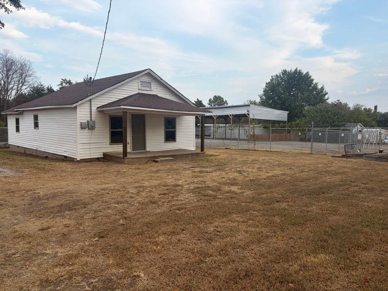 1231 Oak Grove Rd - Photo 3 of 20