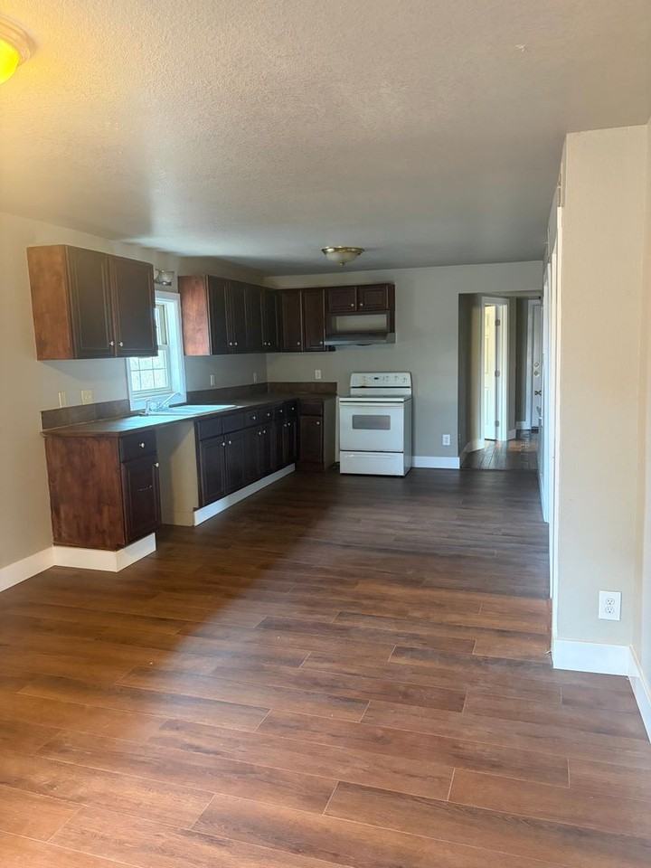 1231 Oak Grove Rd - Photo 5 of 20