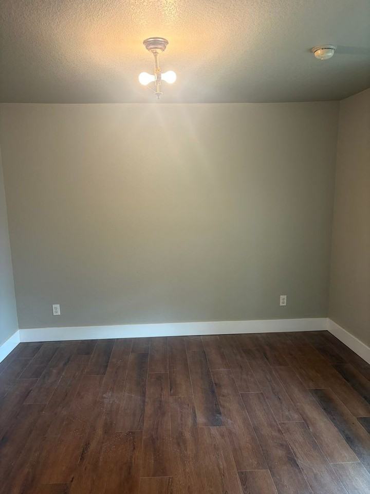 1231 Oak Grove Rd - Photo 7 of 20