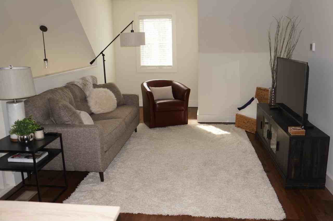 305 E Wylie St - Photo 3 of 19