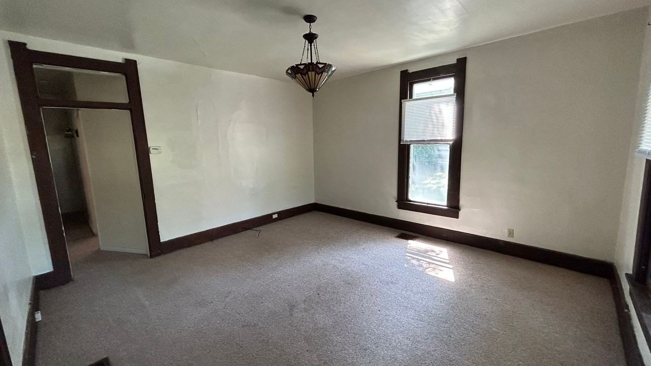 310 E 11th St - Photo 2 of 12