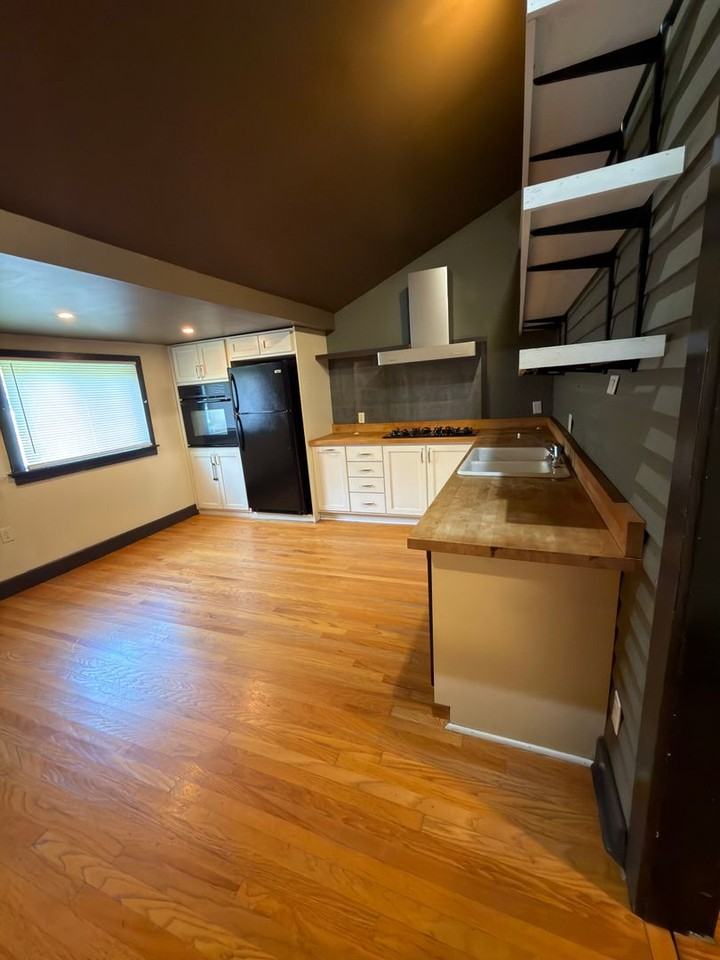 420 W 13th St - Photo 4 of 22