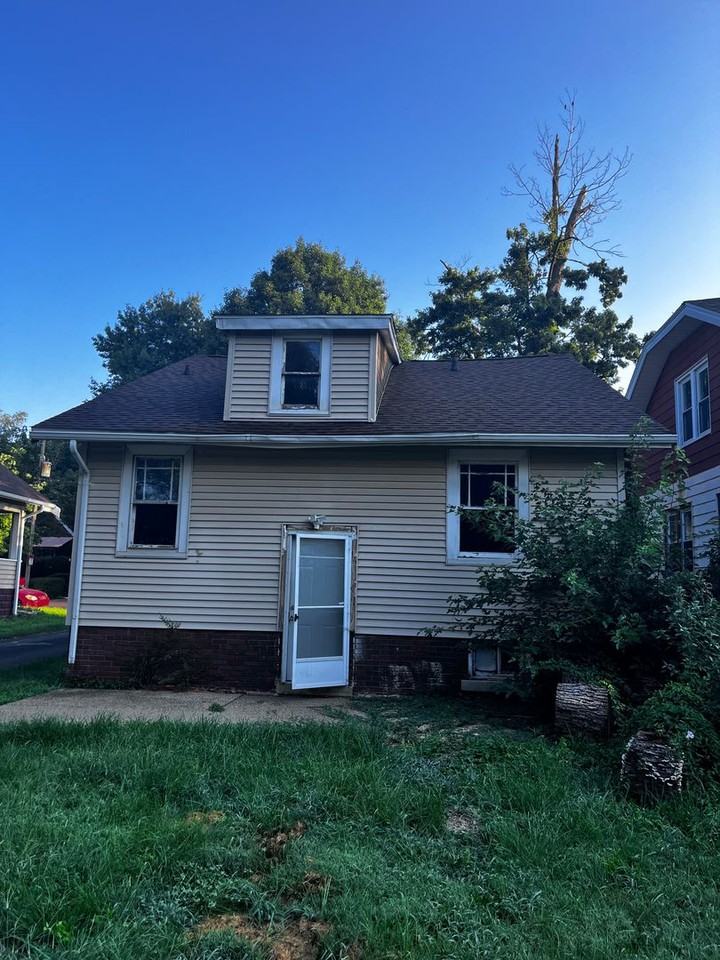 818 E Mcclure Ave - Photo 2 of 11