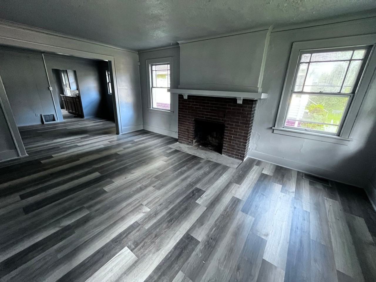 818 E Mcclure Ave - Photo 5 of 11