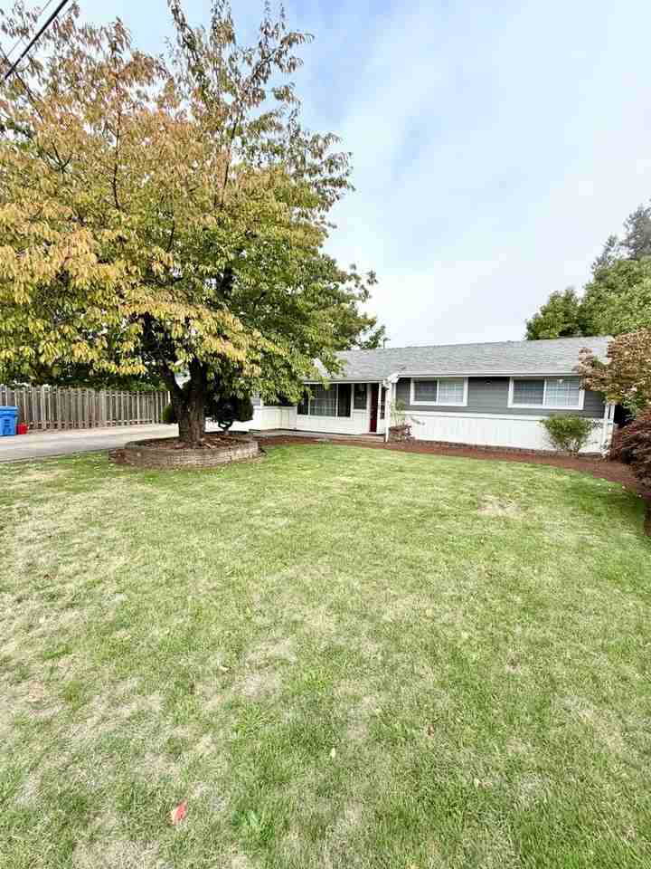 4023 Carolina Ave Ne - Photo 2 of 20