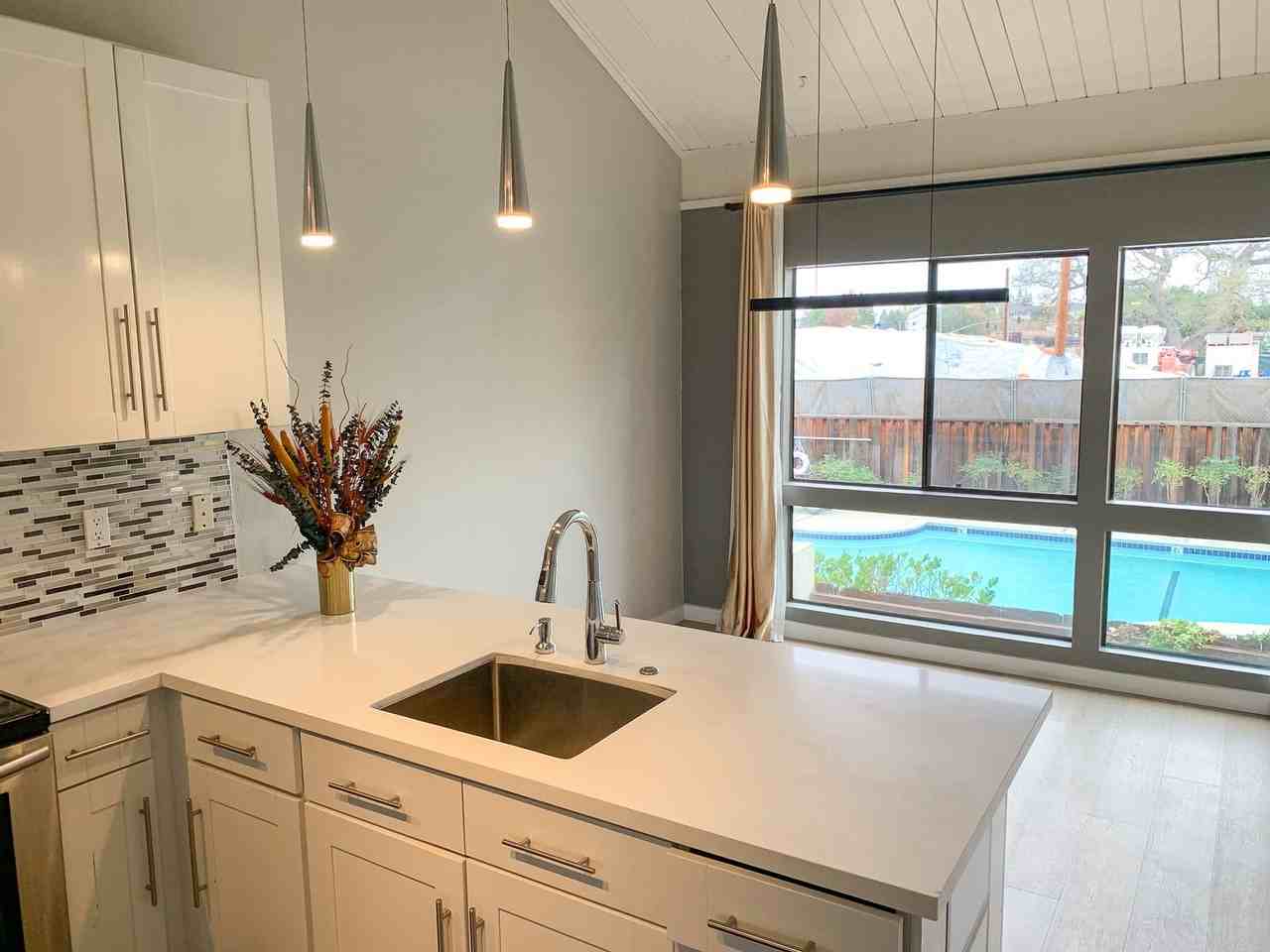 822 Kingfisher Ter - Photo 3 of 11