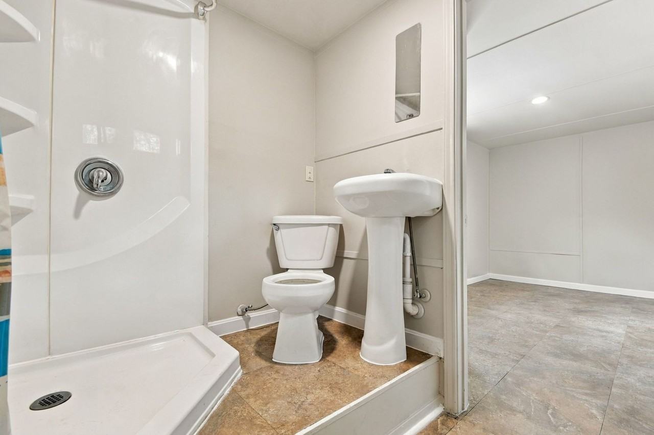 212 Hunstock Ave - Photo 7 of 8