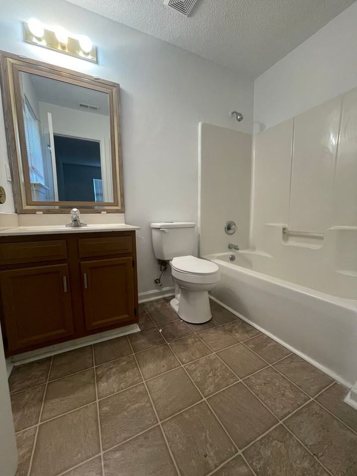 1614 Dendy Ln - Photo 7 of 9