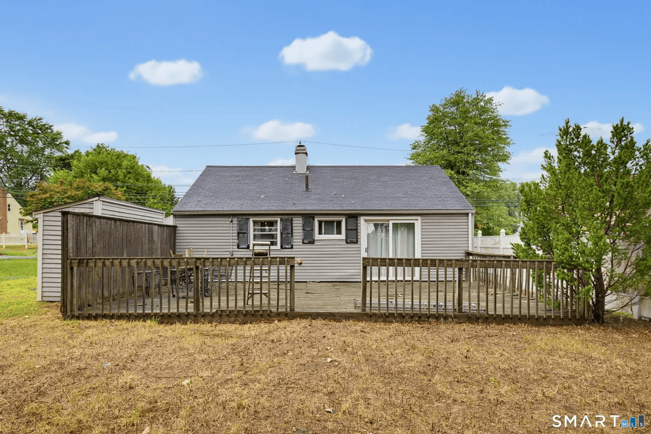 57 Marguerite Ave - Photo 4 of 4