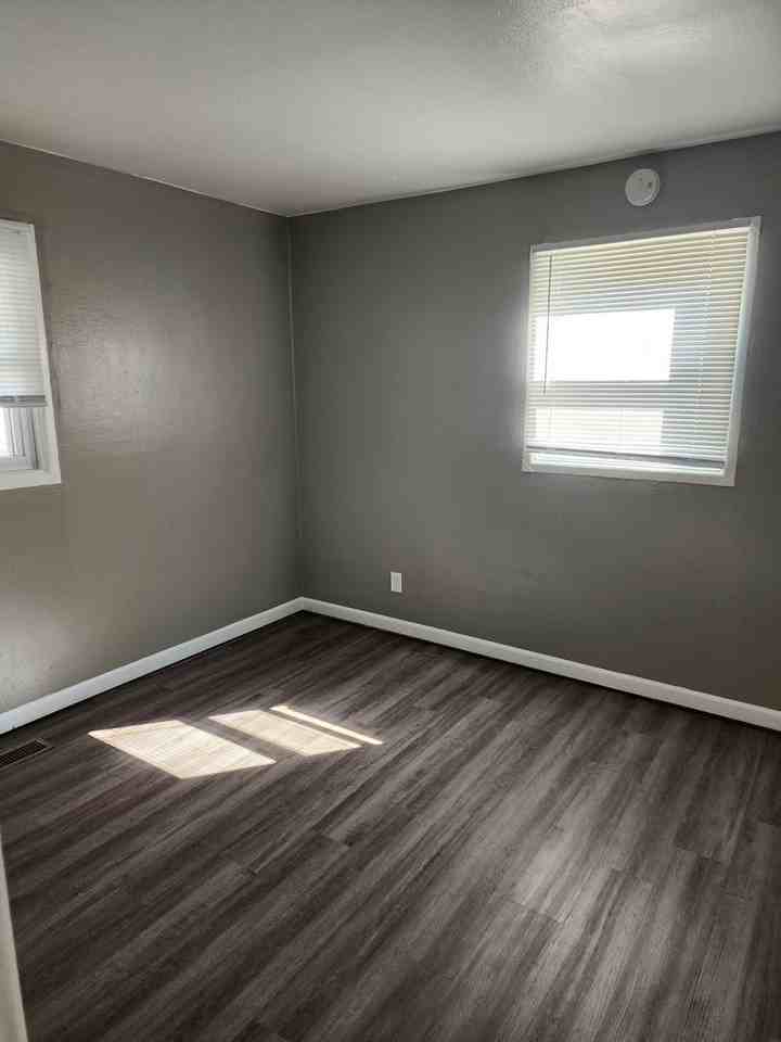 5102 Arrowhead Blvd - Photo 3 of 8