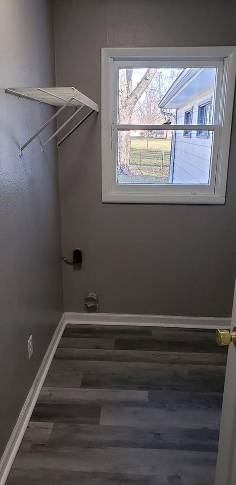 5202 Ojibway Dr - Photo 2 of 13