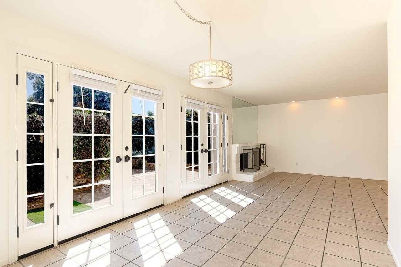 1085 Mchugh Ct - Photo 5 of 42