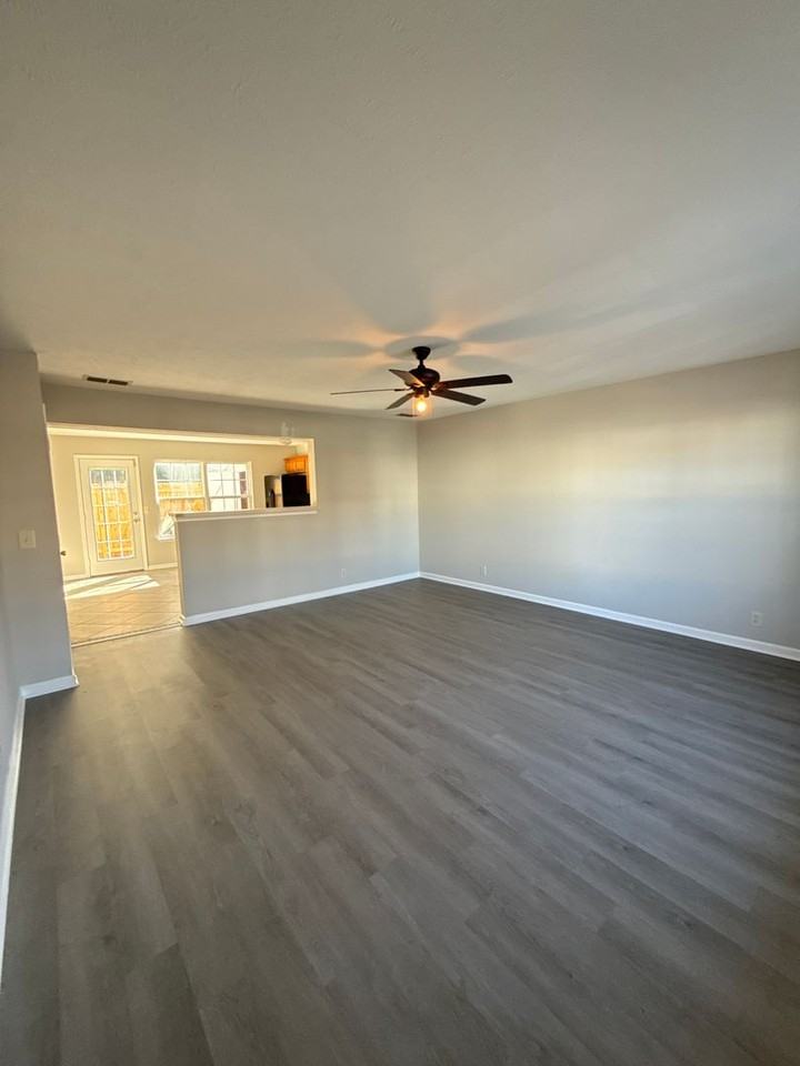 345 Shoshone Pl - Photo 2 of 9