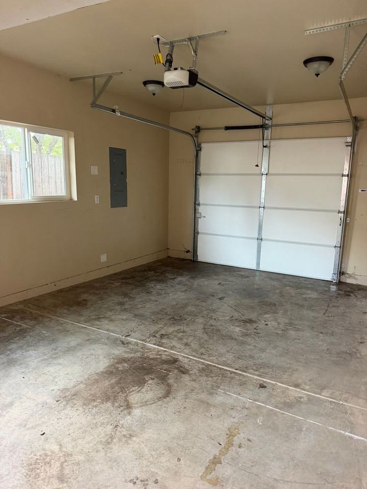 1633 Sieburg St Ne - Photo 5 of 7
