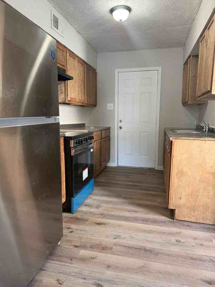 20 Hackberry Ln - Photo 7 of 9