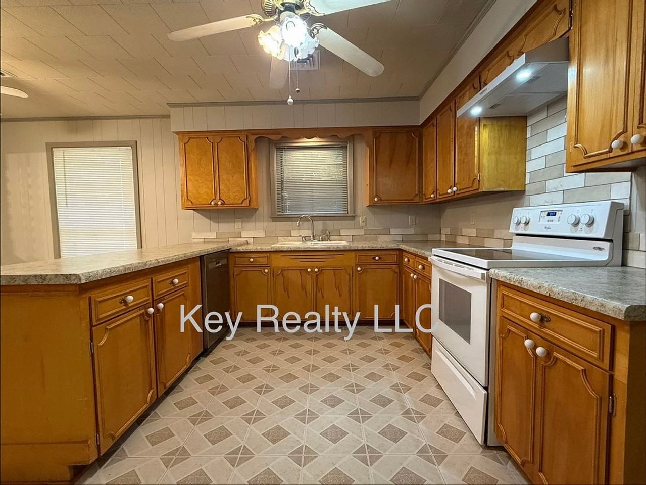 351 Browns Bend Rd - Photo 2 of 19