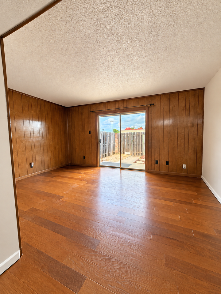 112 E Josephine St #16 - Photo 2 of 13