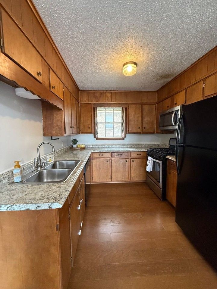 112 E Josephine St #16 - Photo 3 of 13