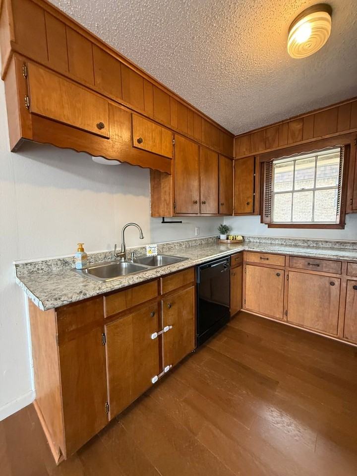 112 E Josephine St #16 - Photo 4 of 13