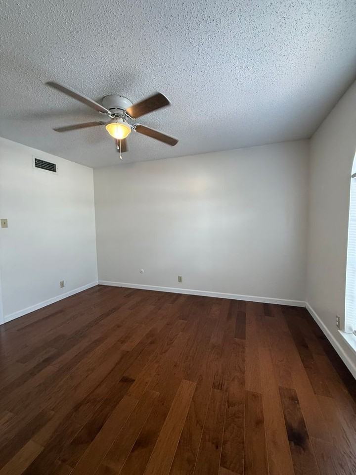 112 E Josephine St #16 - Photo 6 of 13