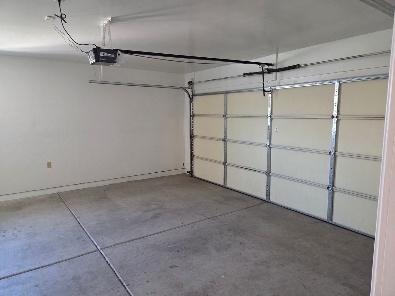1605 N Fremont Ave - Photo 5 of 6