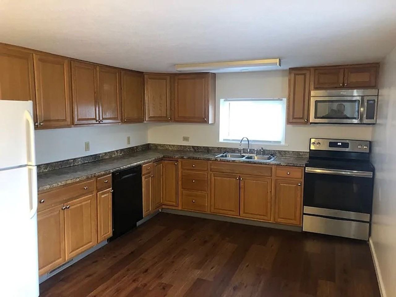314 West 16th St - Photo 3 of 21