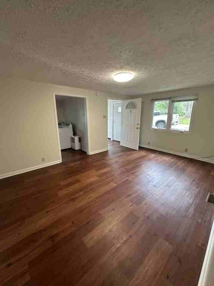 314 West 16th St - Photo 7 of 21