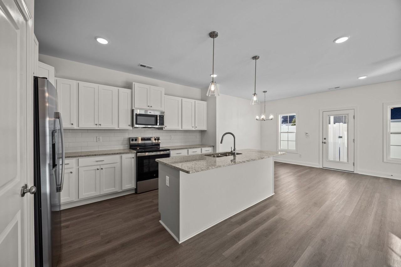 1904 Newbury Way Apt A - Photo 5 of 39