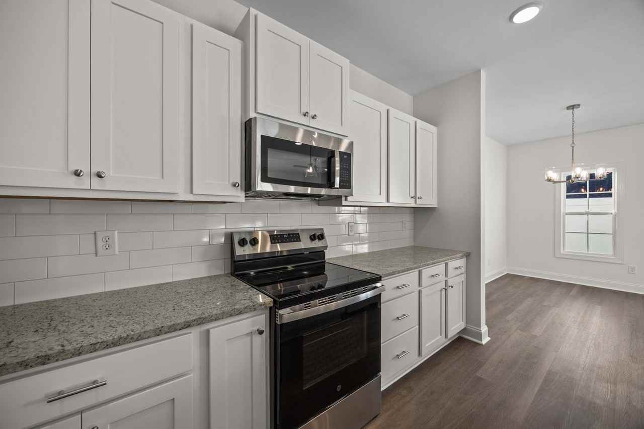 1904 Newbury Way Apt A - Photo 6 of 39