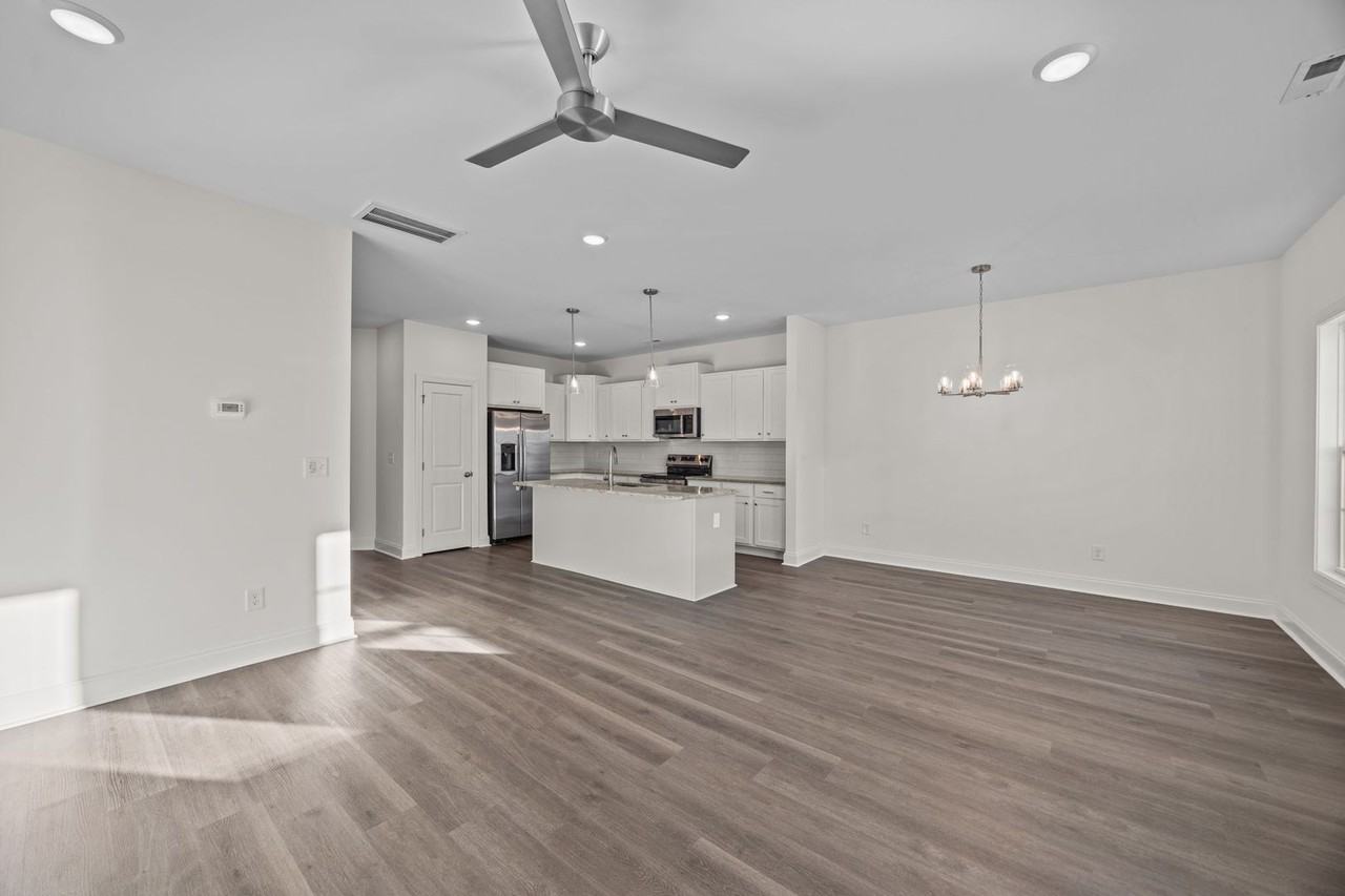 1904 Newbury Way Apt A - Photo 7 of 39