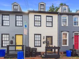 featured image of 920 Grand St