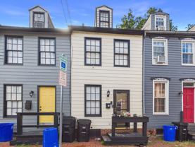920 Grand St - Photo 1 of 1