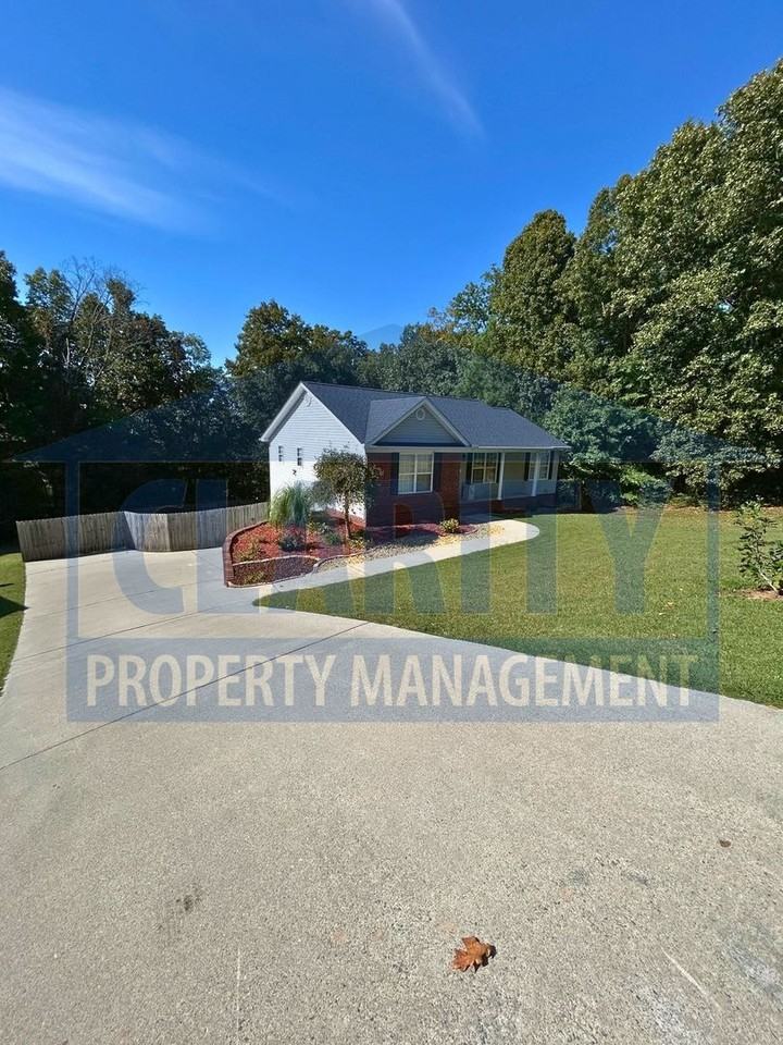 121 Ruth Way Sw - Photo 2 of 28