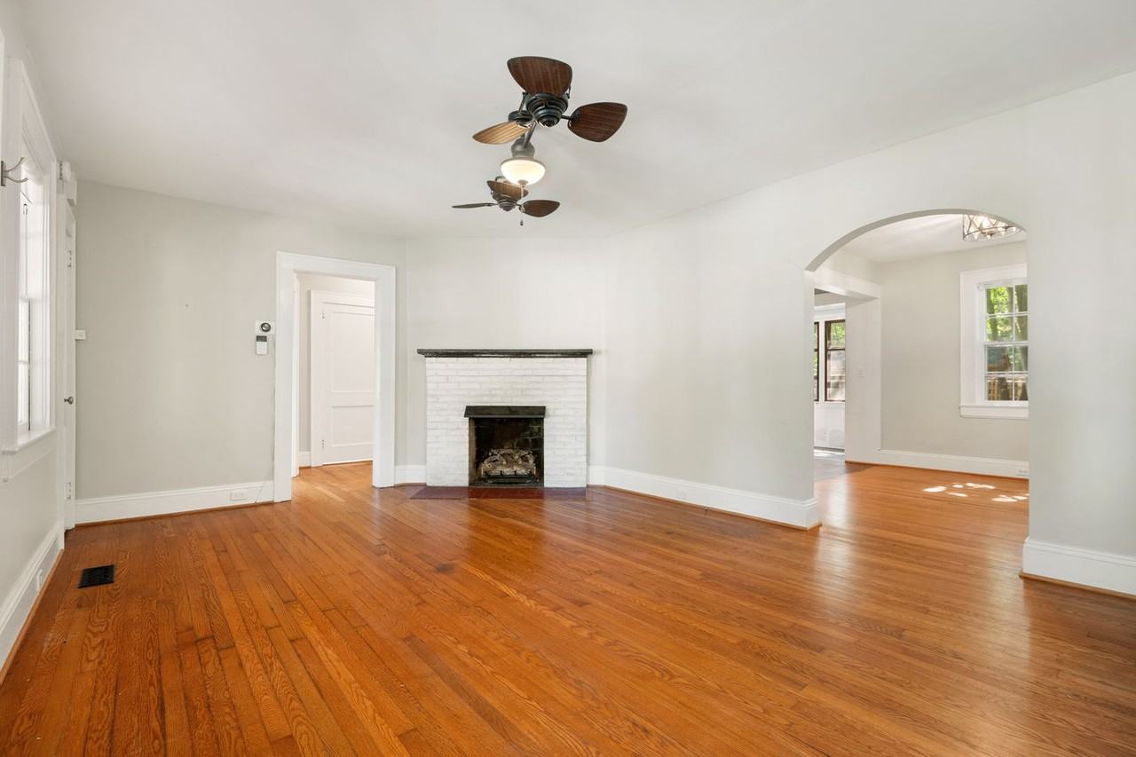 309 W Carver St - Photo 4 of 26