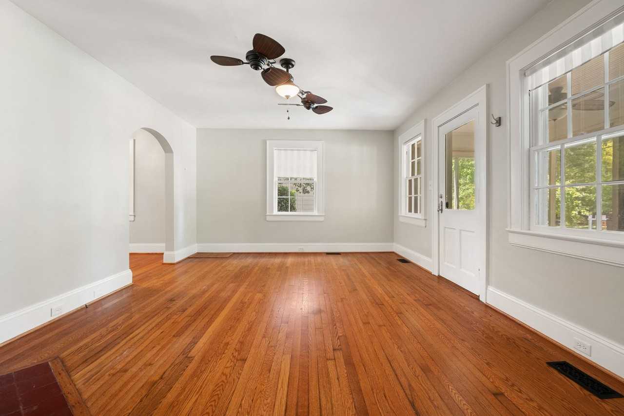 309 W Carver St - Photo 6 of 26