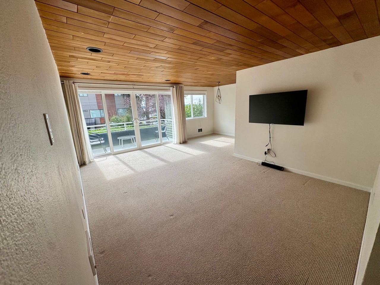 733 Lake St S - Photo 3 of 20