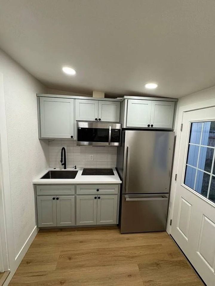 7870 Dracena Dr - Photo 2 of 11