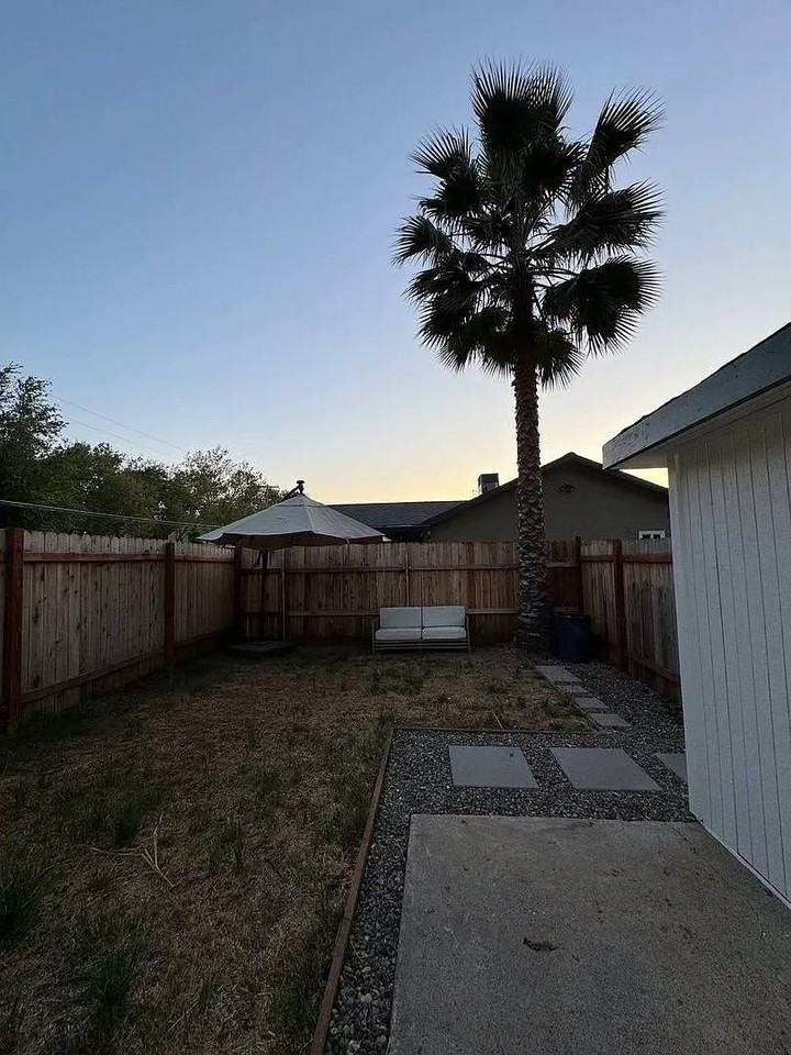 7870 Dracena Dr - Photo 5 of 11