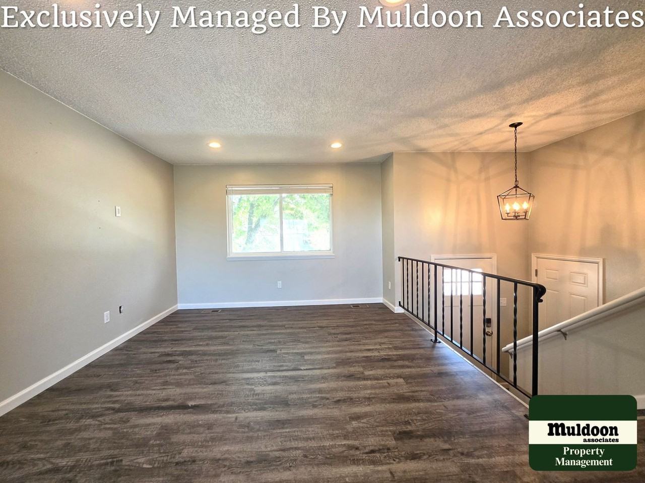 1243 Chiricahua Dr - Photo 4 of 23