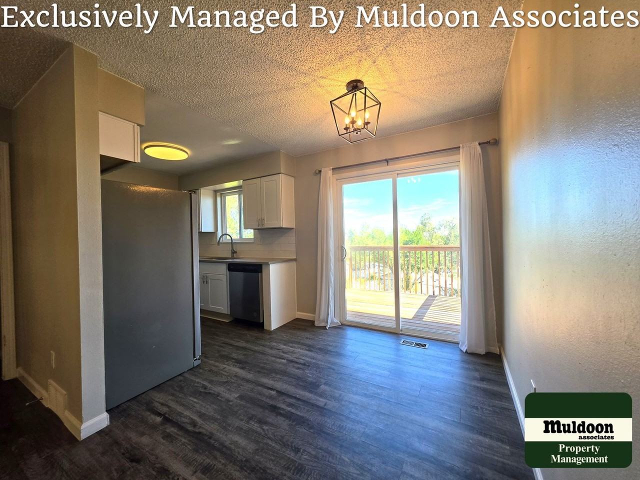 1243 Chiricahua Dr - Photo 5 of 23