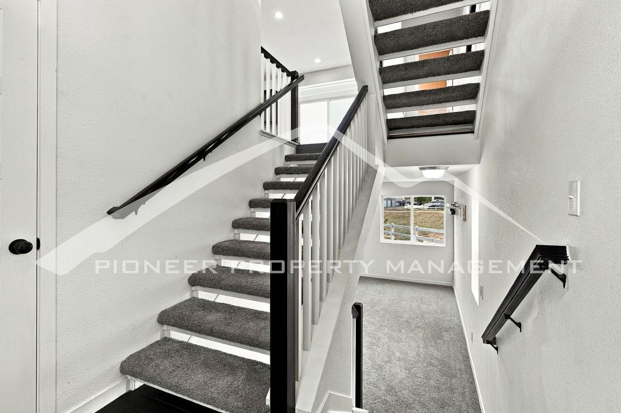 17909 E 54th Ave - Photo 3 of 29