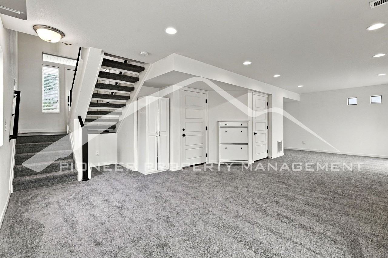 17909 E 54th Ave - Photo 5 of 29