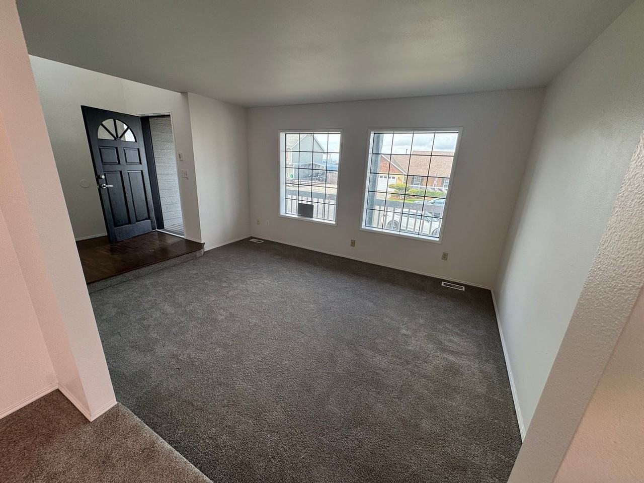 1507 63rd Ave Ne - Photo 4 of 25