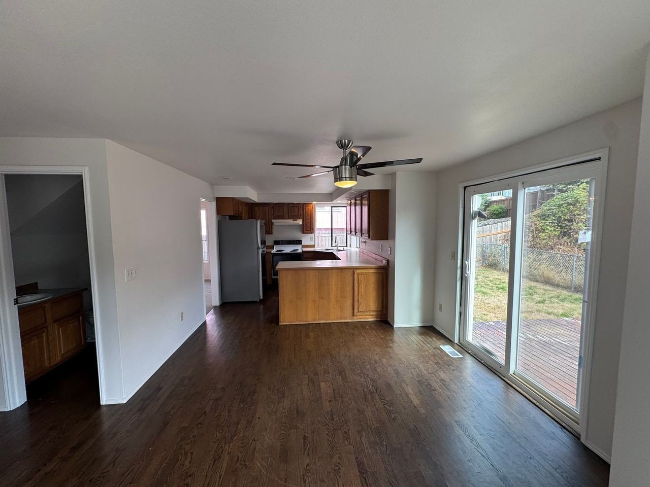 1507 63rd Ave Ne - Photo 7 of 25