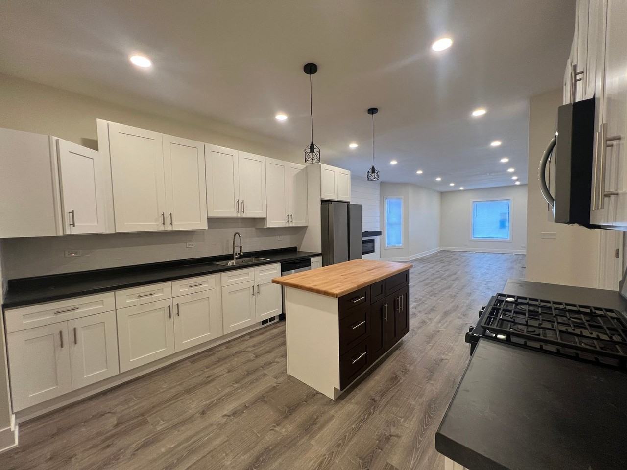 3427 Lake St - Photo 7 of 41
