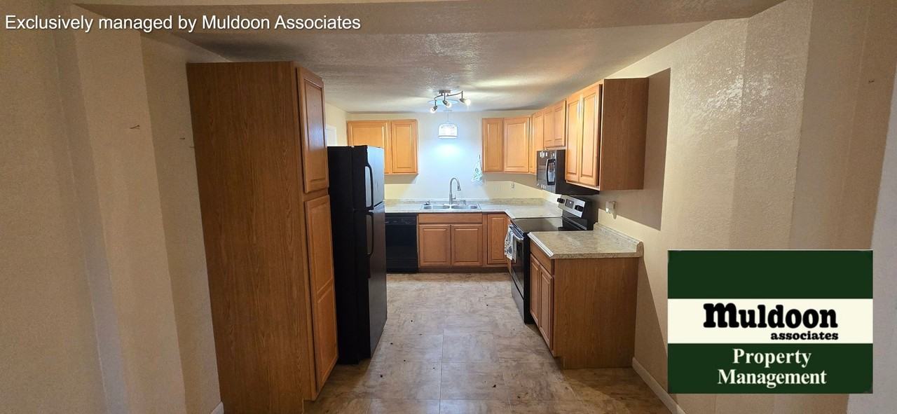 2615 Lambert Ave - Photo 3 of 10