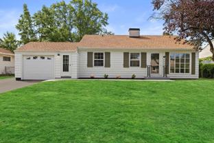 3223 W Birchwood Ave - Photo 1 of 1