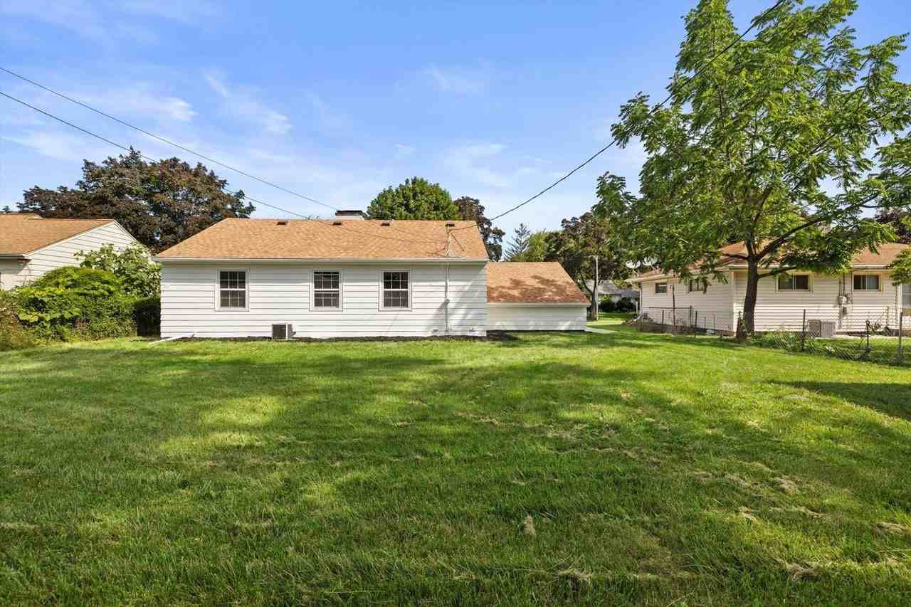 3223 W Birchwood Ave - Photo 2 of 13