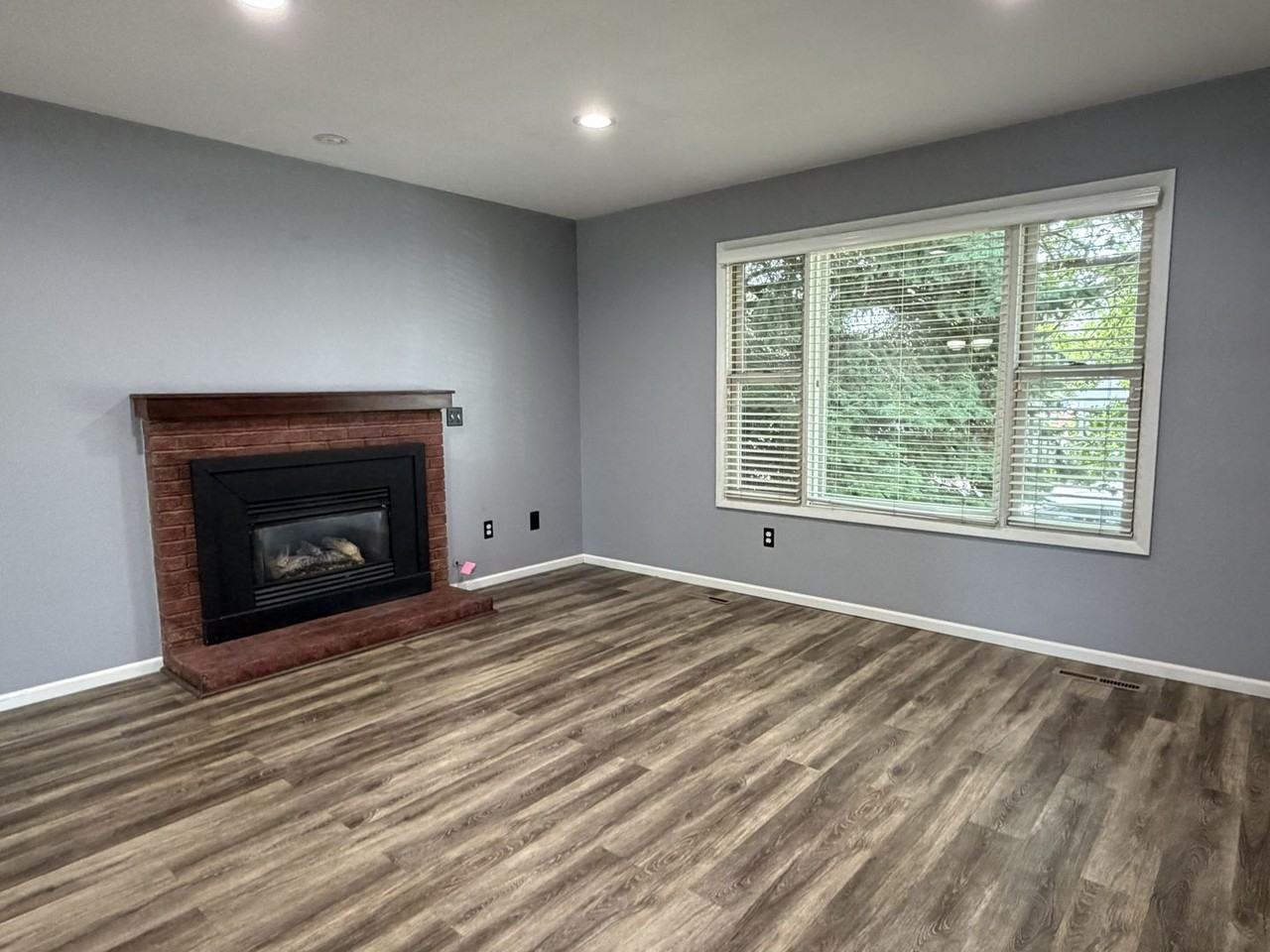 812 Mansfield Dr - Photo 4 of 18